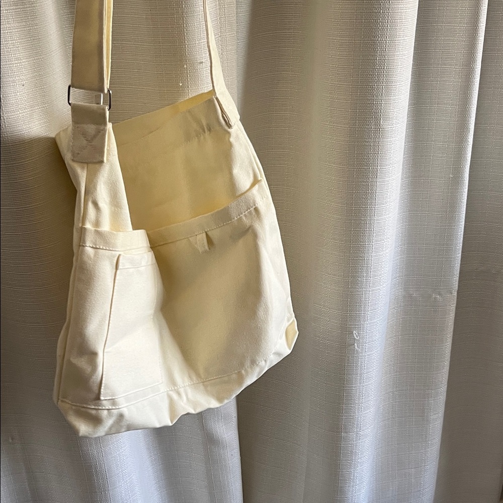 Elegant Cream Shoulder Bag